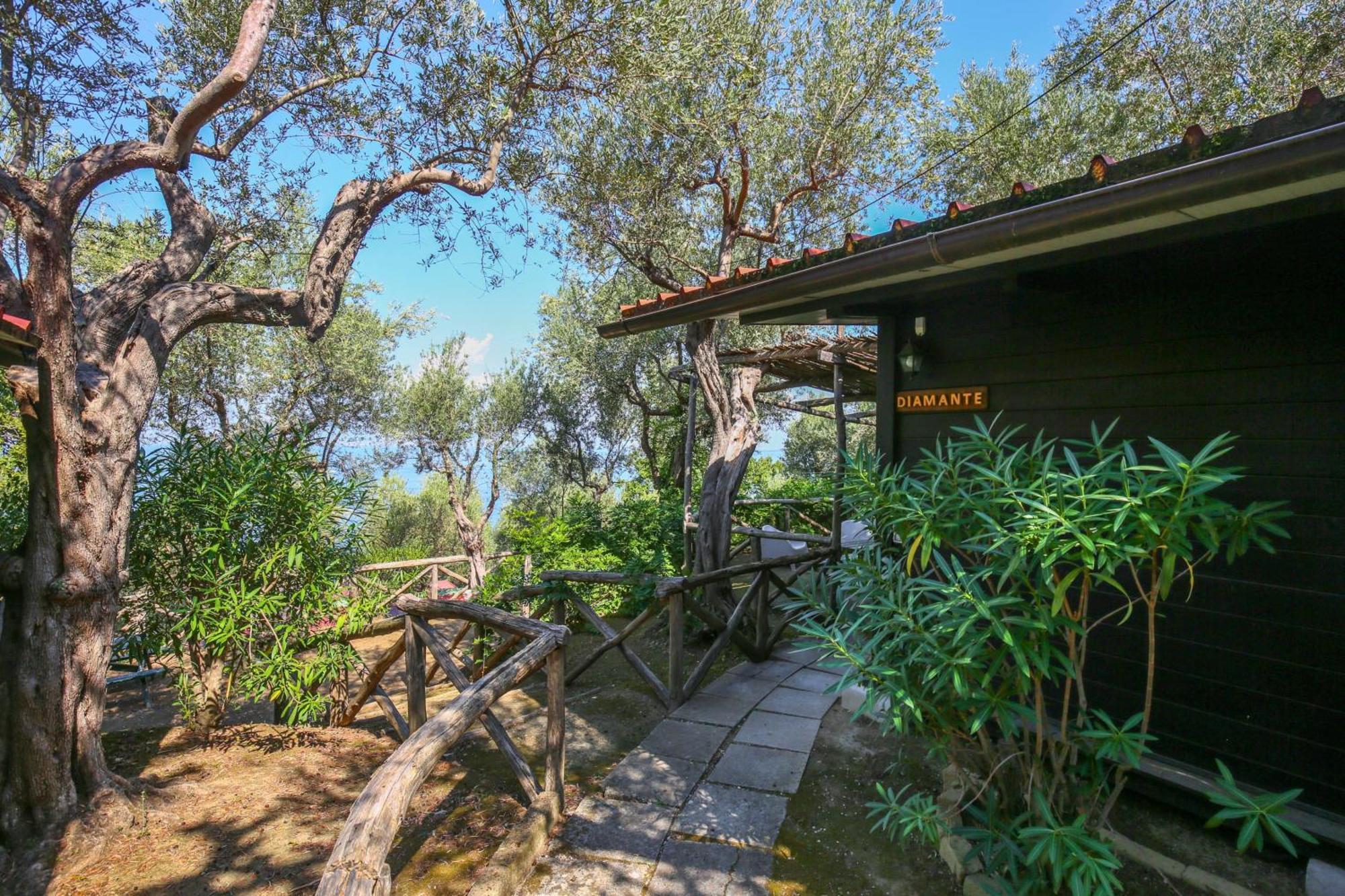 Village Camping Santa Fortunata - Campogaio Sorrent Exterior foto